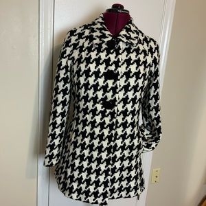 EUC YVOS  PEA COAT Black/White   Geometric Herringbone Women